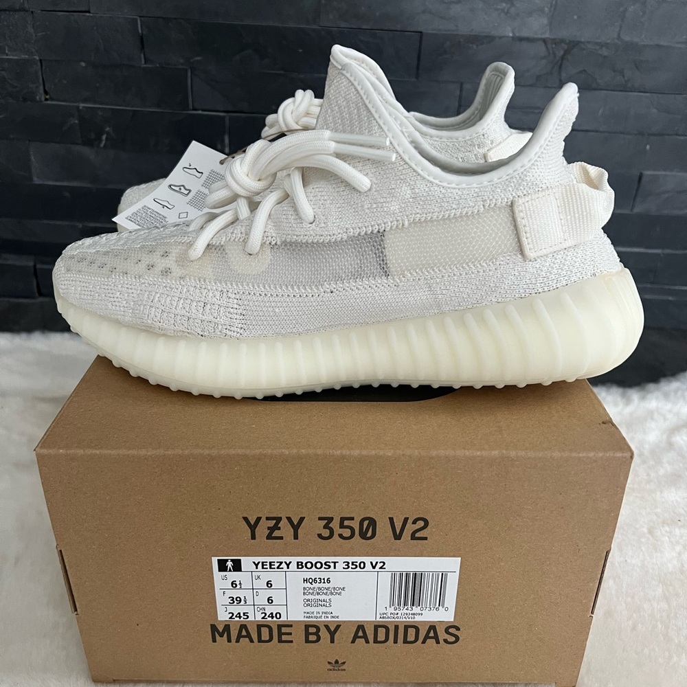 adidas Originals Yeezy Boost 350 V2 "Bone"
HQ6316 NWT Men 6.5 Women 7.5